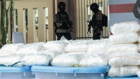 Indonesia Police Seize Meth Worth 82 Million Arrest 17 Breaking Asia