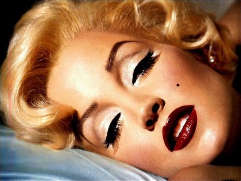 Pin By Wenn Maldonado On Maquillaje Marilyn Monroe Makeup Marilyn