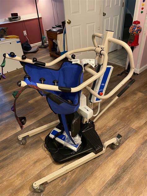 INVACARE Stand Up Patient Lift with 2 Batteries (RPS350-1) - Buy & Sell ...
