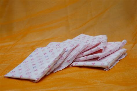 pink soft sanitary pads at rs 43 pack sanitary pad id 23303954848