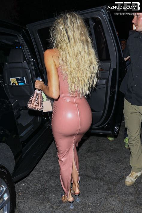 Khloe Kardashian Sexy Seen Showing Off Her Toned Up Body In A Pink Tight Dress At Craigs In West