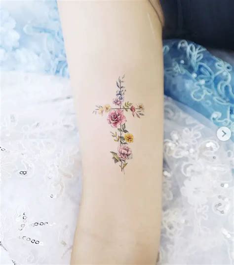 10 Lindos Tatuajes Cruzados Minimalistas Para Mujer Greenorc Krediblog
