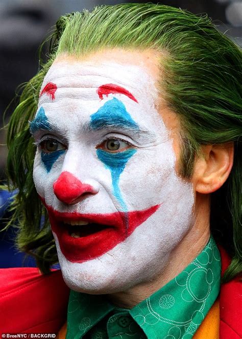joaquin phoenix spotted in full costume as joker while running from gotham cops daily mail online