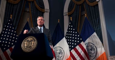 police cars rammed protesters here s what de blasio s response tells us the new york times