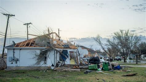 Tornado Hits Southern Us One Dead More Than 50000 Texas Homes
