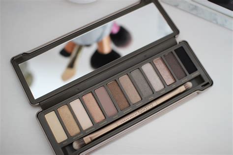 Urban Decay Naked Eyeshadow Palette Review Worth The Hype Zoey Olivia