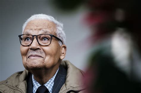 Tuskegee Airman Who Defied Bigotry In Wwii Celebrates 99th Birthday By