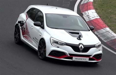 Renault Megane RS Trophy R Spotted At Nurburgring Video