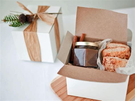 Looking for (non booze) gift ideas to bring to a dinner party. 10 Best Hostess Gift Ideas For Dinner Party 2021