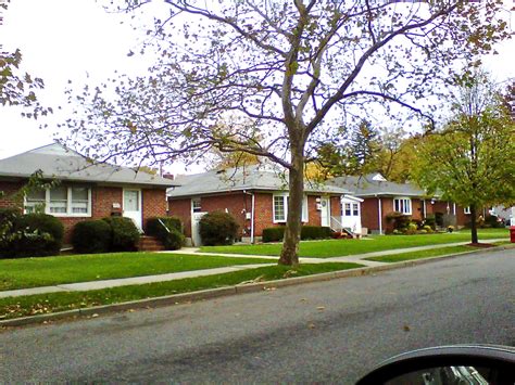 Ranch house plans tend to be simple, wide, 1 story dwellings. What Kind of Home Can We Put YOU In? Ranch Style Homes