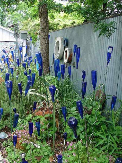 19 Easy Diy Ideas Decorate Outdoor Space With Wine Bottles Woohome