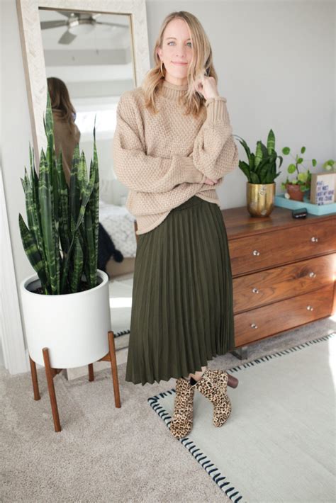 One Sweater Nine Ways Oversized Sweater Outfits Paisley And Sparrow