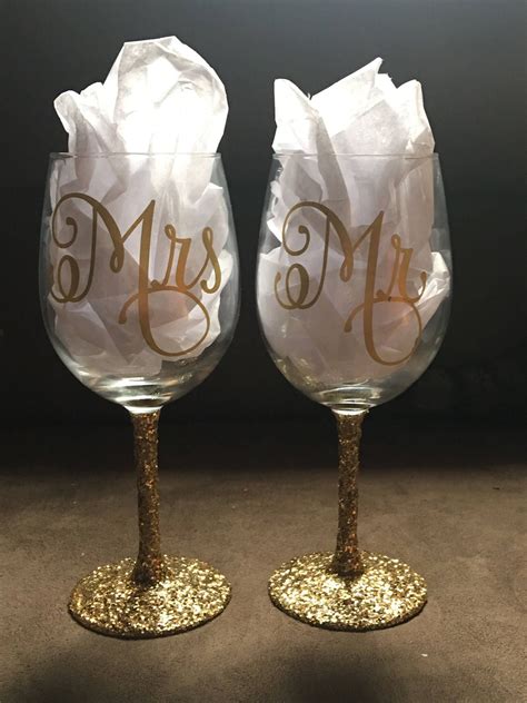 Custom Mr And Mrs Wine Glasses Set Glitter Stems And Many Color Etsy Wedding Glasses Diy