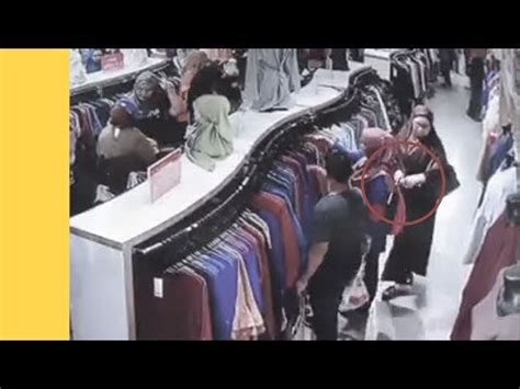 Agad na isinasalin ng libreng serbisyo ng google ang mga salita, parirala, at web page sa mahigit 100 pang wika mula sa english. Kenapa kakak Ini Mundar-Mandir? - YouTube