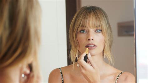 Margot Robbie Debuted Fresh Bangs For The Oscars 2021 British Vogue