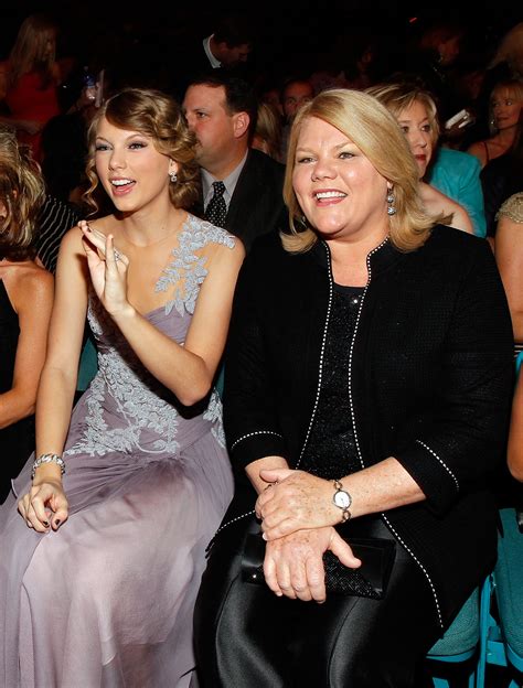 Taylor Swift And Her Mom Andrea Access Online