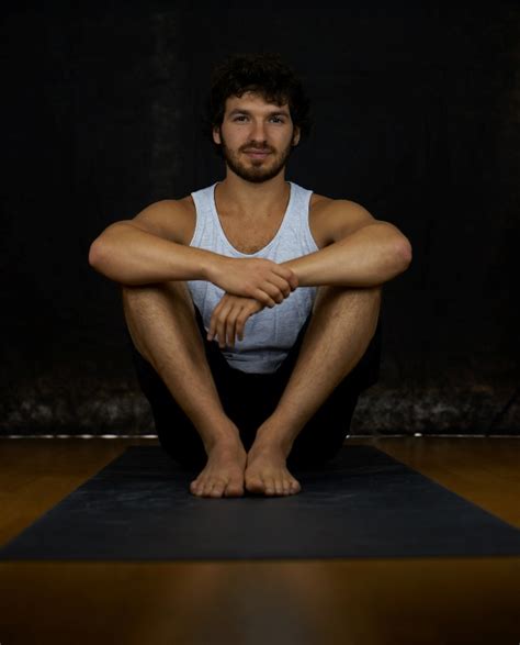 8 Reasons Why Men Should Do Yoga 5 Reasons Why They Dont And 1 Reason Why I Care Elephant Journal