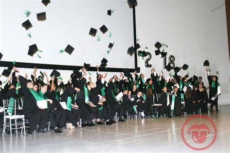 Emotiva Ceremonia De Graduación Del Colegio Regional Bilingüe