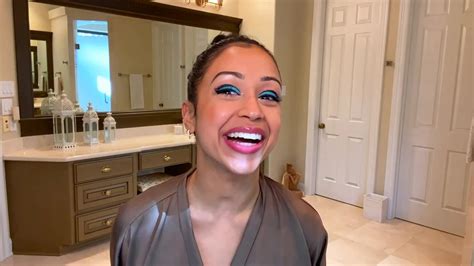 Liza Koshys Guide To Multi Masking And Confidence Boosting Eye Makeup