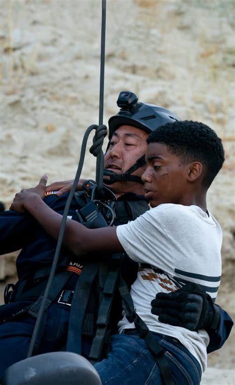 Download mp3 4 penjuru dan video mp4 gratis. 9-1-1 Season 3 Episode 4 Review: Triggers - TV Fanatic