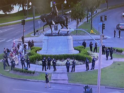 Confederate Gen Pgt Beauregard Statue Is 3rd New Orleans Monument To Be Taken Down