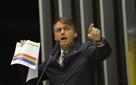 Bolsonaro Contratou Ex Agente Da Abin Campeão De Gastos Com Cartão