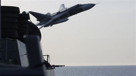 Watch Alarming Footage Shows A Russian Fighter Buzzing A Us Warship In