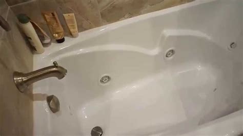 What Is Jacuzzi Bath Tub What S The Difference Between A Jacuzzi And A Hot Tub Jacuzzi