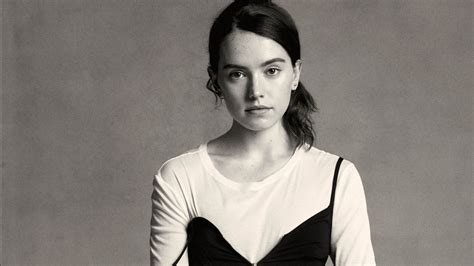 Daisy Ridley On Black And White Picture Hd Daisy Ridley Wallpapers Hd Wallpapers Id