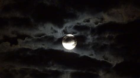 Moon Clouds Dark Sky Wallpapers 93 Wallpapers Hd