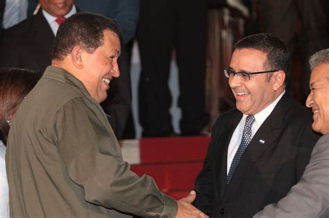 Expresidente Funes se suma al respaldo que el FMLN brinda al régimen