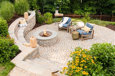 13 Inspiring Retaining Wall Fire Pit Ideas To Transform Your Patios