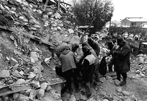 40 anni dopo 40 anni fa il sisma d' irpinia scolvolse tutta l' italia. Terremoto Irpinia: 37 anni fa il tragico sisma - Corriere.it