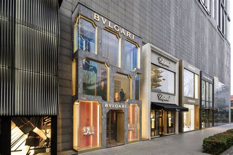 Clothing stores kuala lumpur, malaysia. Bvlgari Kuala Lumpur Flagship Store Unveils Dramatic New ...