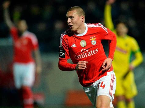 Video shows his best overall play for benfica in home matches during 2016/2017 season up until the date when video was finished. Victor Nilsson Lindelöf ligamästare i Portugal med Benfica ...