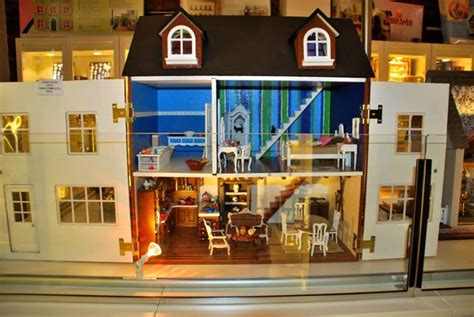 Ver más ideas sobre miniaturas, casas de muñecas, casas en miniatura. Miniature Houses / Casas en Miniatura - La casa del gat blanc