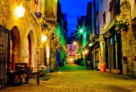 Laeacco Gorgeous Town Alley Stores Street Night Scenic