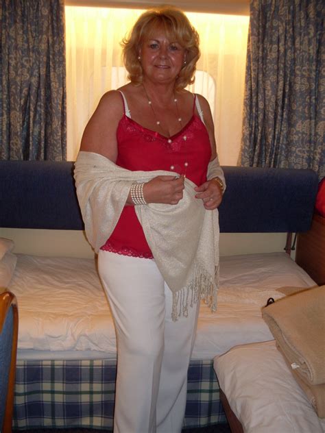 mb crb93715 57 from ipswich is a local milf looking for a sex date