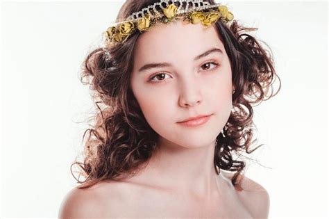 Sedang ingin cari kerja online yang bisa dikerjakan dari rumah atau hanya untuk sampingan. Vlada Dzyduba, Model Cantik yang Meninggal Setelah Fashion ...