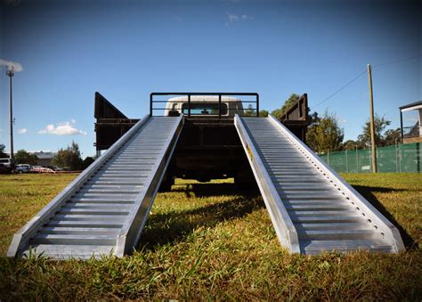 Aluminium Loading Ramps For Excavators Skid Steers And Mini Loaders