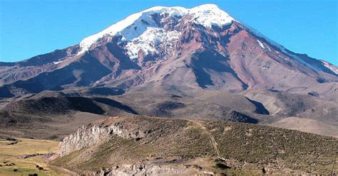 Las Faldas Del Volcán Chimborazo La Ruta Al Punto Más Cercano Al Sol