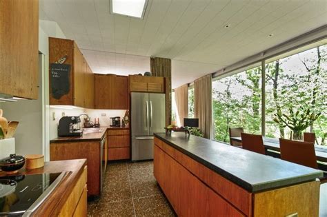 Own An Award Winning Mid Century Glass House For Just 619k Mid Century Modern House Glass