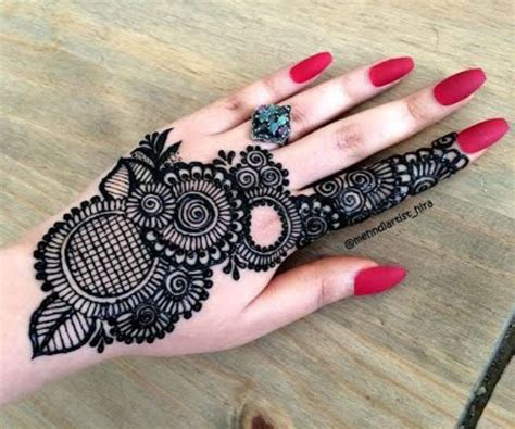 This one is a beautiful arabic style mehndi. latest-mehndi-designs-for-girls-eid-mehndi-designs-9 ...