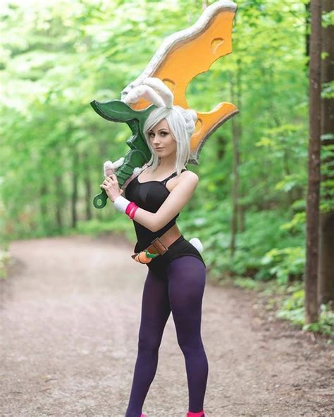 Riven Cosplay By Rolyatistaylor Shoot By Conmomphotography