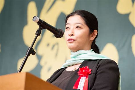 Umino is noted for being the author and creator of the honey and clover series, for which she received the kodansha manga award in 2003. フォトギャラリー - 写真・図版 | 羽海野チカさん対談も! 第18 ...