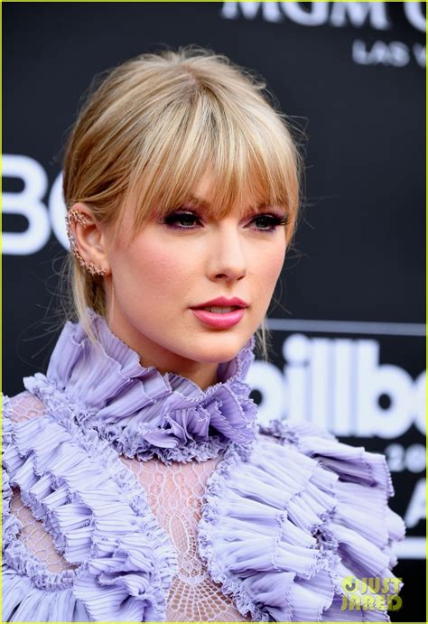 Taylor Swift Makes Red Carpet Arrival At Billboard Music Awards 2019