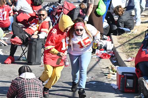 1 dead, at least 21 others injured by gunfire at Chiefs Super Bowl
