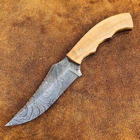 Custom Hand Forged Damascus Steel Fixed Blade Hunting Skinning Knife