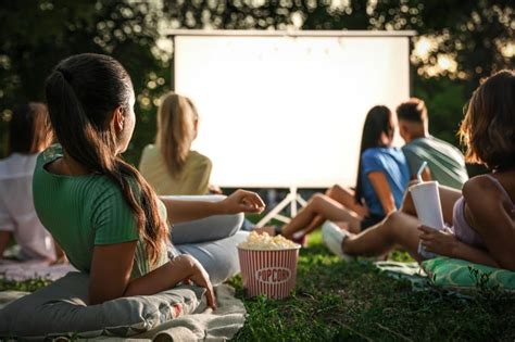 Consejos Para Disfrutar De Una Noche De Cine En Tu Jardín O Tu Terraza