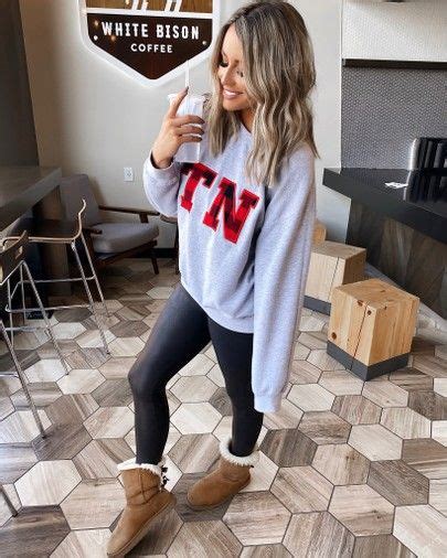 Lazy Day Outfit Ideas Sweatshirt Faux Leather Leggings Tennessee